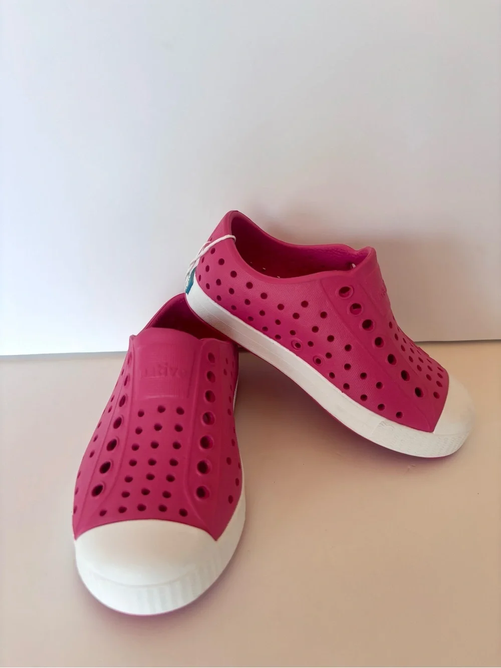 Native Shoes Jefferson Size 8 Slip-On Water-Resistant Sneakers in Hollywood Pink